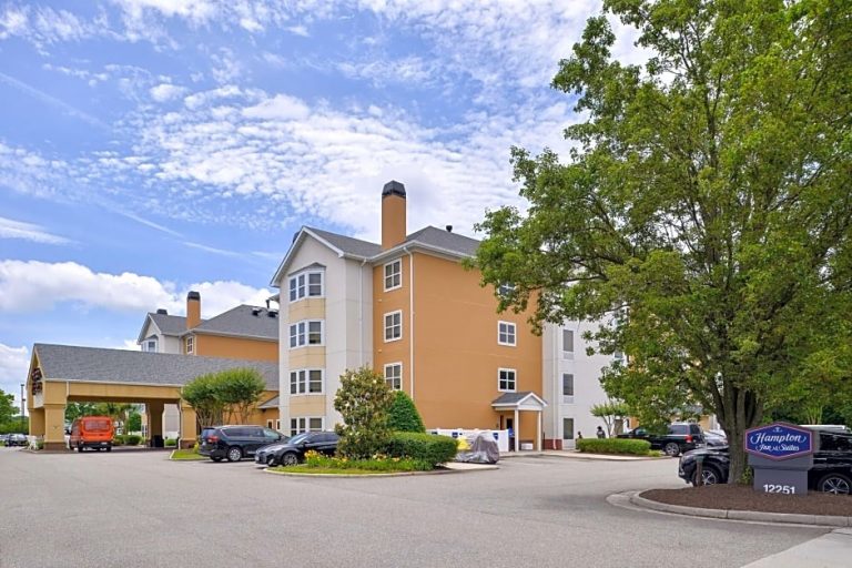 Hampton Inn Newport News2-Exterior | Shamin Hotels